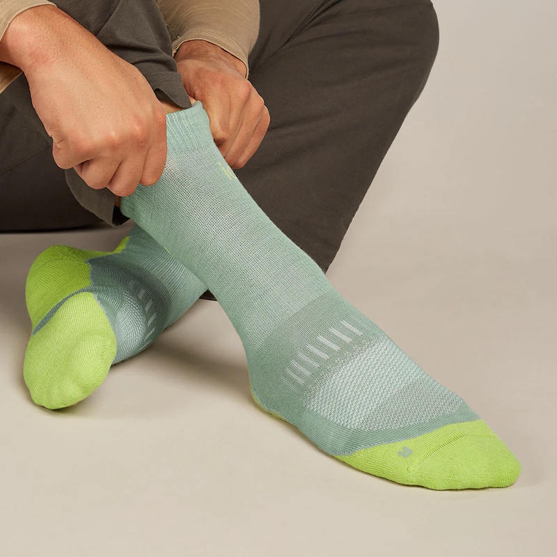 Icebreaker Men's Merino Hike + Light Crew Socks Seaglass Peridot - Image 2